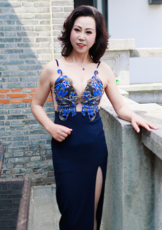 Gorgeous profiles pictures: Xia, Asian member member