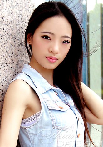 Gorgeous member profiles: China caring member Li from Hong Kong