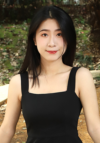 Gorgeous member profiles: China member Wenyi from Beijing