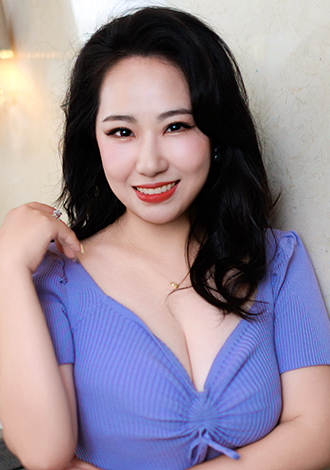 Date the member of your dreams: Asian member Qing from Shanghai